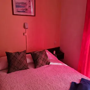 Pensao Residencial Flor Dos Cavaleiros Guest house
