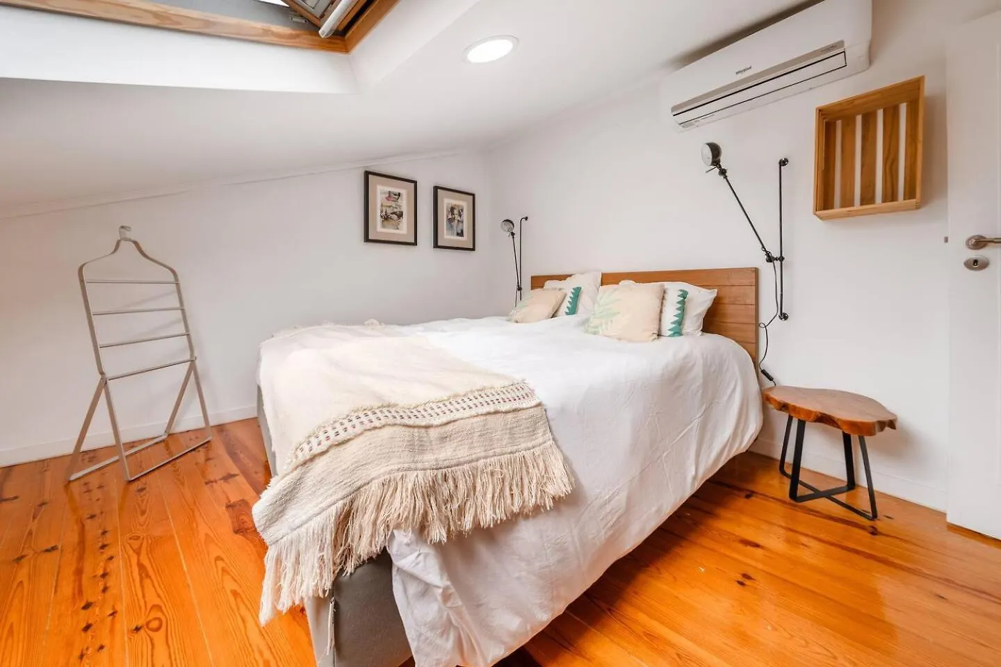 Spacious Penthouse Duplex W Castle Views Lisbon Portugal