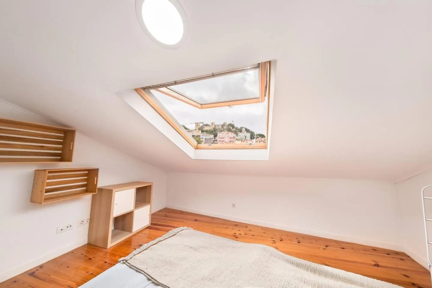 Apartment Spacious Penthouse Duplex W Castle Views Lisbon