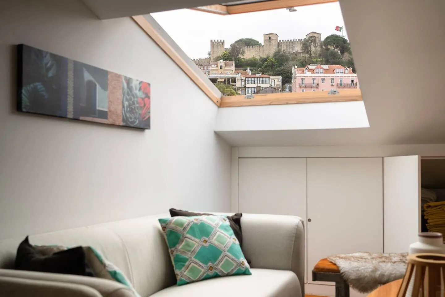 Spacious Penthouse Duplex W Castle Views Lisbon