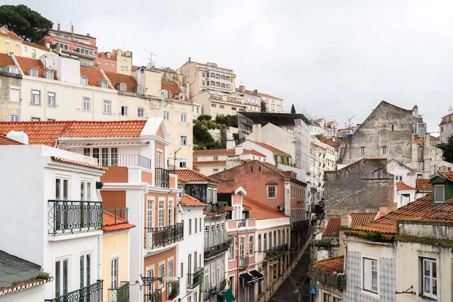 Apartment Spacious Penthouse Duplex W Castle Views Lisbon