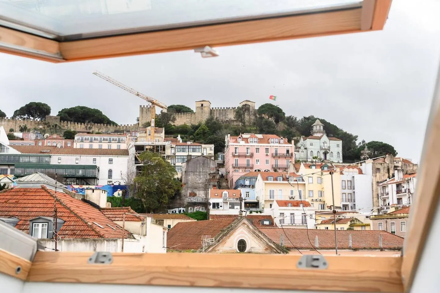Spacious Penthouse Duplex W Castle Views Lisbon Apartment