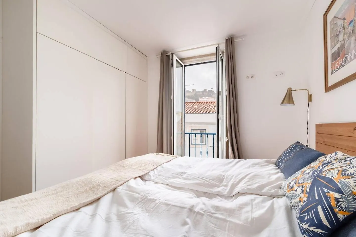 Apartment Spacious Penthouse Duplex W Castle Views Lisbon Portugal